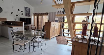 Villa ma sueur - house with a story.