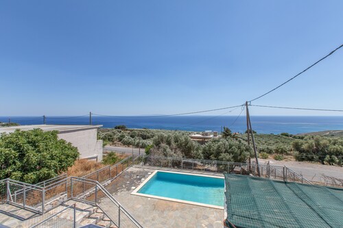Libyan Breeze — Apartment with Sea View, Private Pool, Garden & Wi-Fi