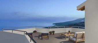 Libyan Breeze â Apartment with Sea View, Private Pool, Garden & Wi-Fi