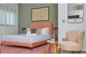 1 chambre, fer et planche à repasser, Wi-Fi gratuit, draps fournis