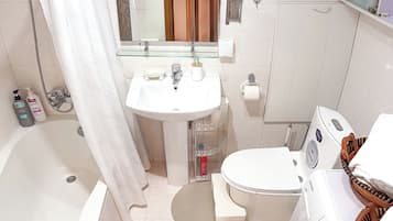 Handtücher, Seife, Toilettenpapier