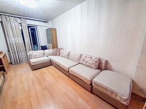 Smart TV - Welcoming 1-bedroom apartment in vibrant Ulaanbaatar center (Ulaanbaatar)