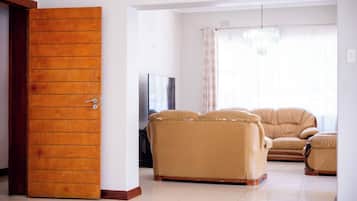 Maison, 6 chambres, fumeur, patio | Salle de séjour