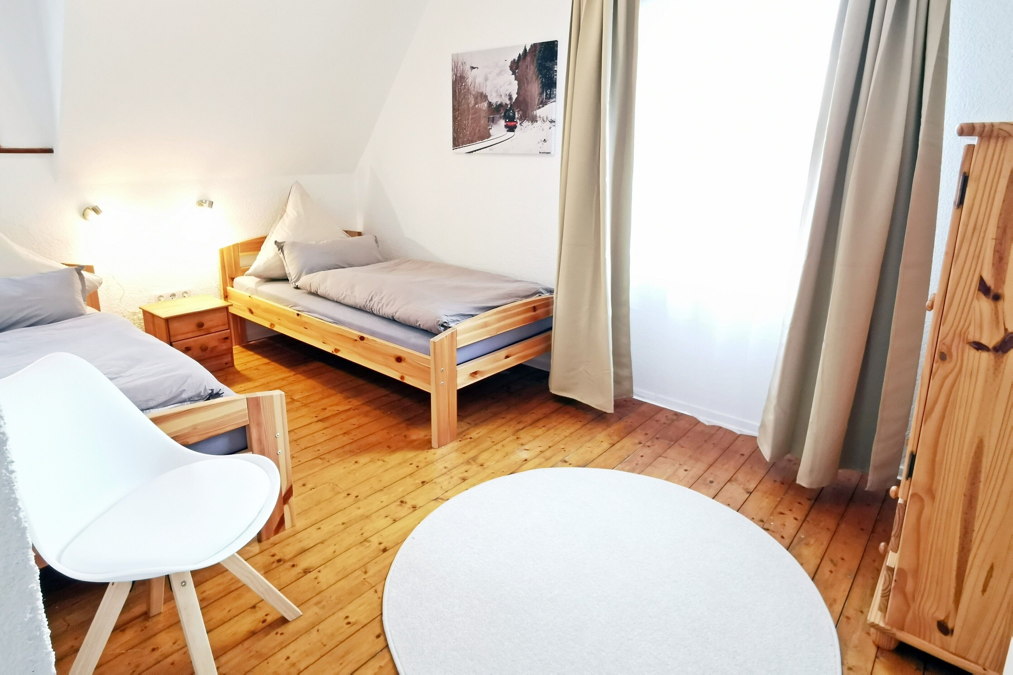 WiFi, bed sheets