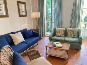 Apartment, 3 Bedrooms, Kitchen, Garden View | Living area - I Fontanili (Montalto di Castro)
