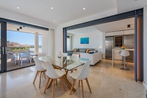 Smart TV, fireplace - Nerseo, Villa 5StarsHome Mallorca (Alcudia)