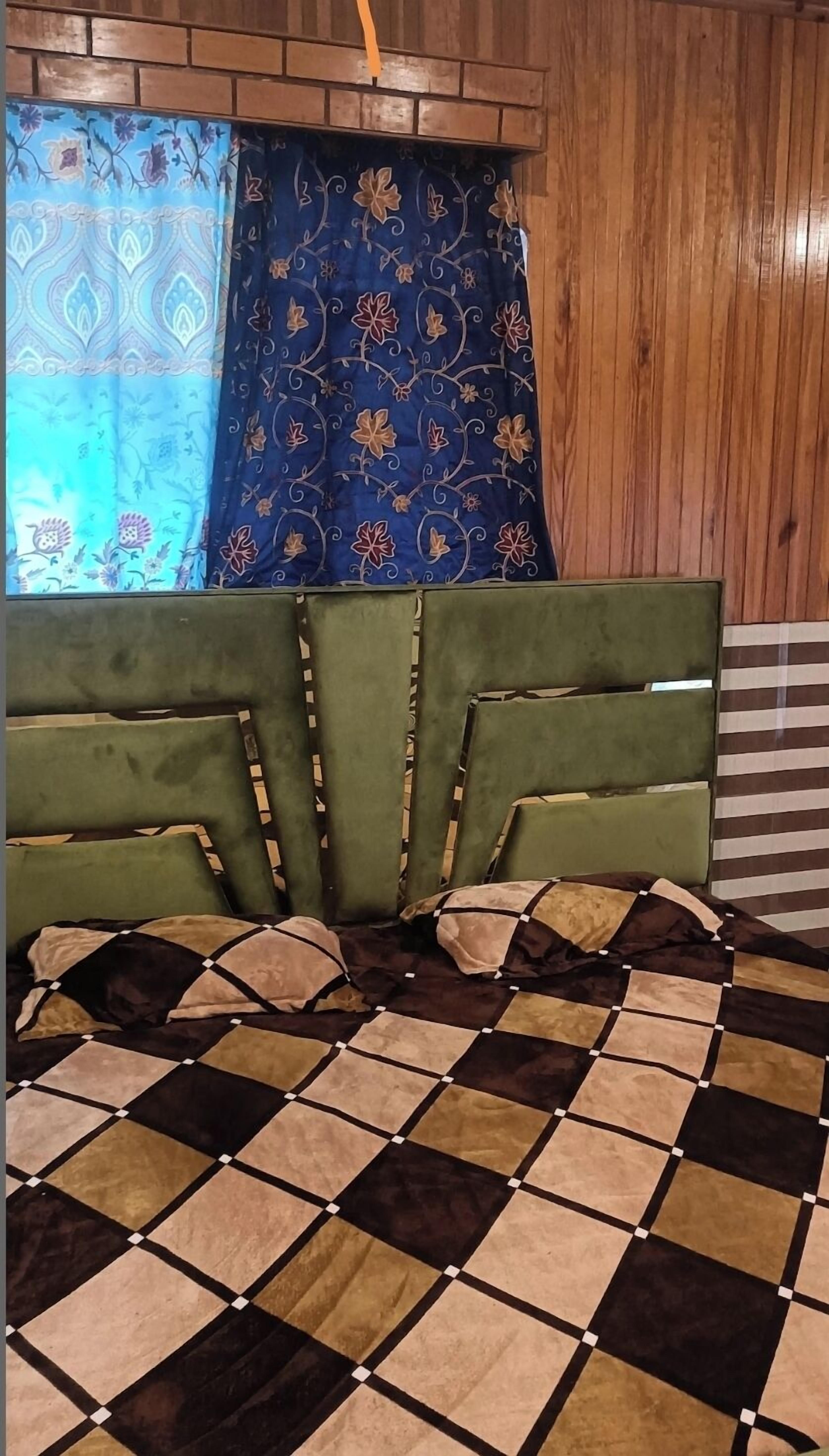 Wi-Fi de cortesia, roupa de cama