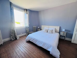 6 chambres, fer et planche à repasser, Wi-Fi, draps fournis