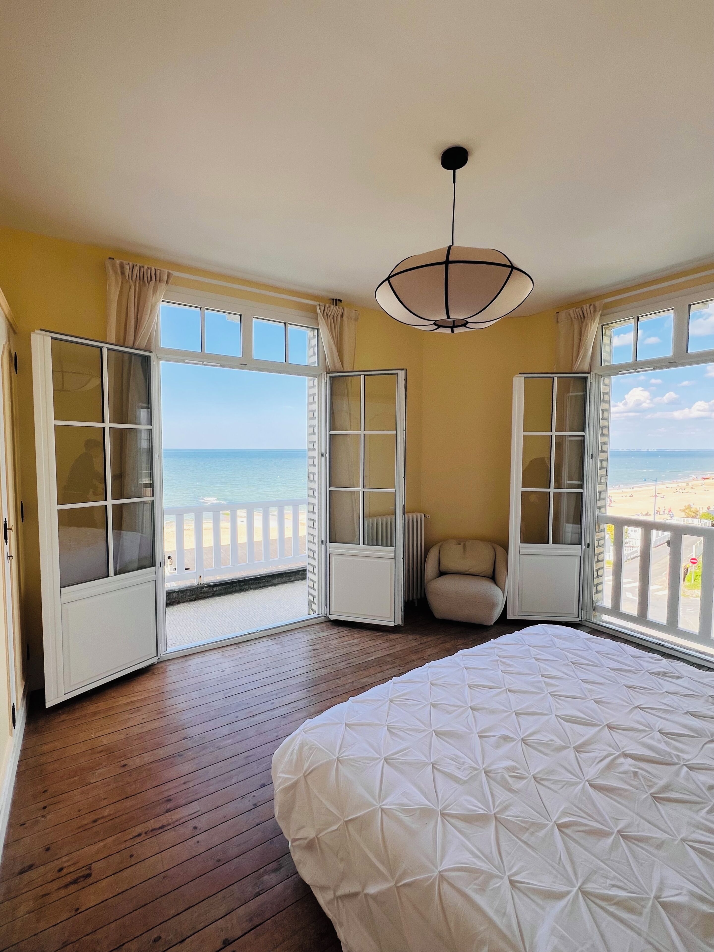 6 chambres, fer et planche à repasser, lit parapluie, Wi-Fi gratuit