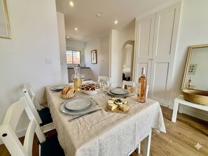 Dining - Air-conditioned apartment, balcony - 4 guests (Le Lavandou)