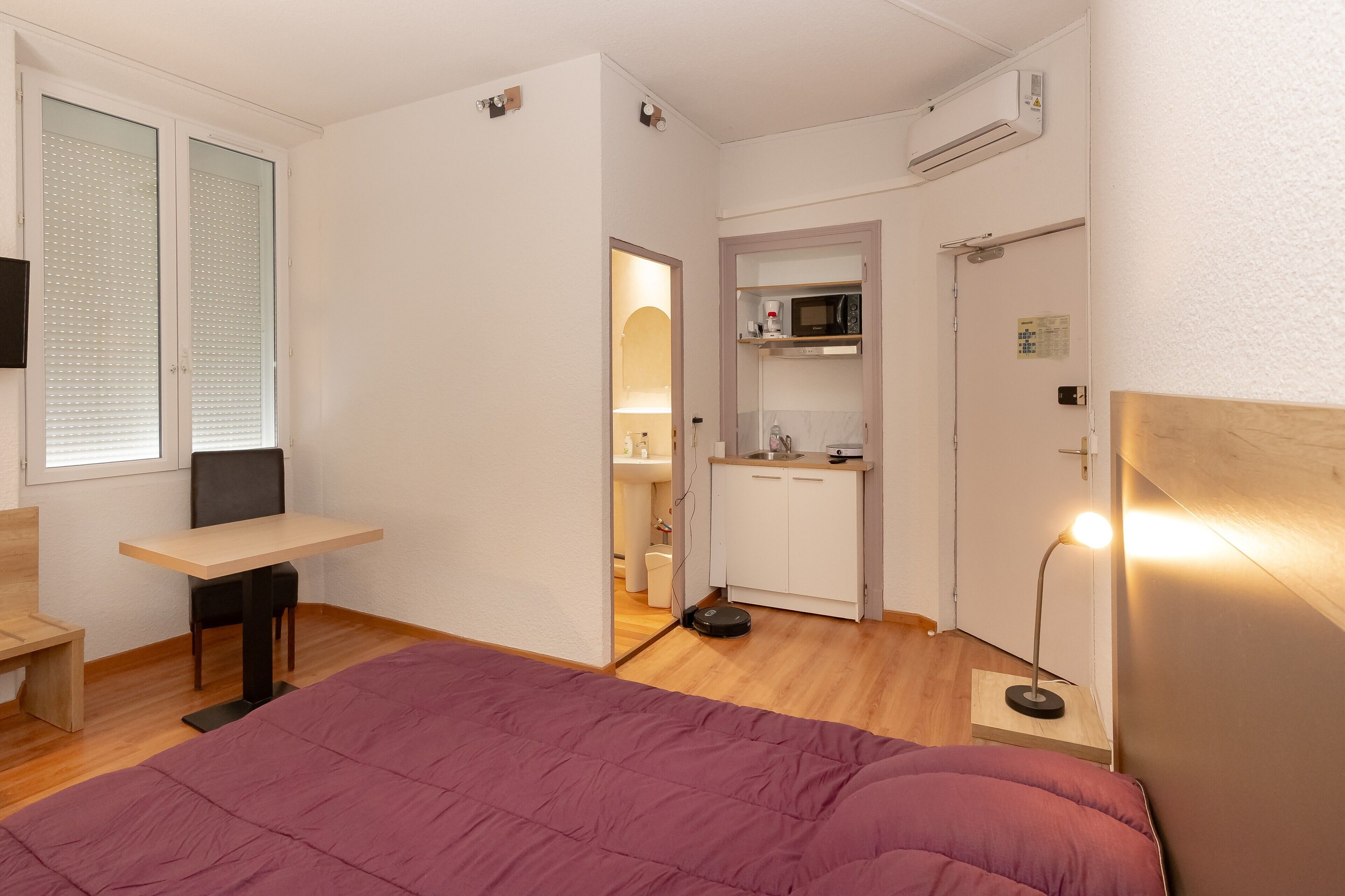 32 chambres, Wi-Fi, draps fournis