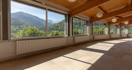 « Clos Du Oui » avec piscine, terrasse commune et jardin commun