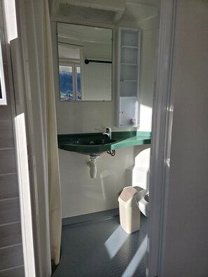 Douche, serviettes fournies