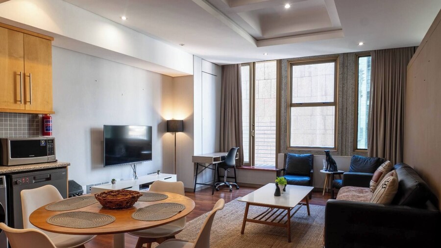 Luxurious City Center Apartment Plus Heated Pool