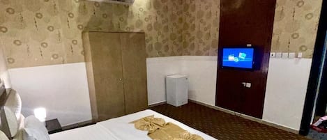 In-room safe, free WiFi