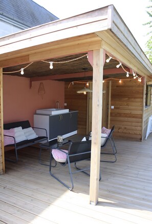 Property grounds - Gite "La Glycine" for 2 with Heated Pool from Mid-May to September (Veuzain-sur-Loire)