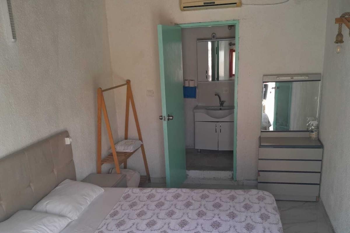 Classic Double Room, Garden View | Free WiFi