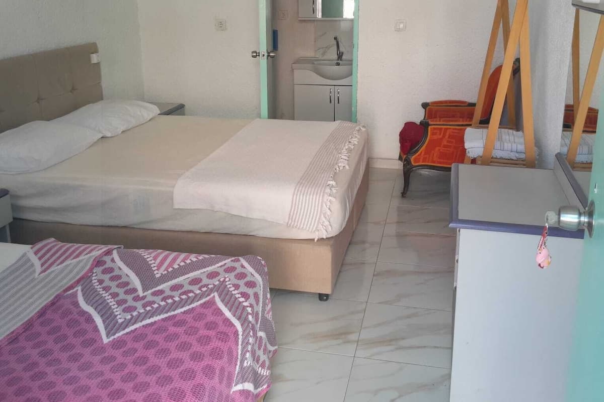 Classic Triple Room, Garden View | Free WiFi