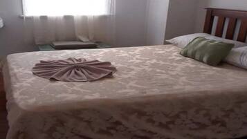 WiFi, bed sheets
