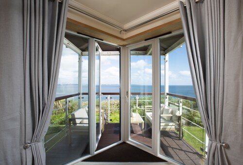 Just Breathe is a wonderfully presented two-bedroom holiday apartment