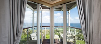 Just Breathe is a wonderfully presented two-bedroom holiday apartment