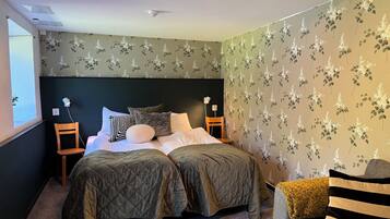Iron/ironing board, free WiFi, wheelchair access