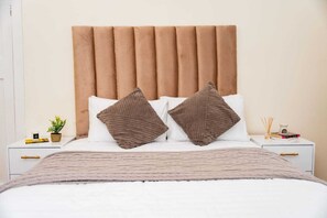 Iron/ironing board, WiFi, bed sheets - Fantastic 2-bedroom house in cool Johannesburg neighborhood (Johannesburg)
