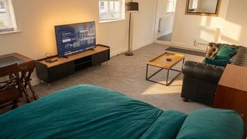 2 slaapkamers, een strijkplank/strijkijzer, wifi, beddengoed