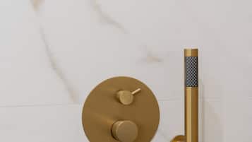 Comfort Apartment | Hand-held showerhead