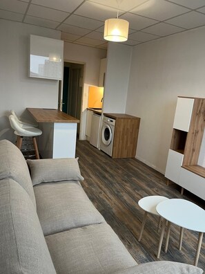 Living area - Vrbo Property (Tours)