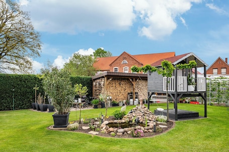 Property grounds. Apartment 'Für 6 Personen 90 M²' with Private Terrace, Shared Garden and Wi-Fi