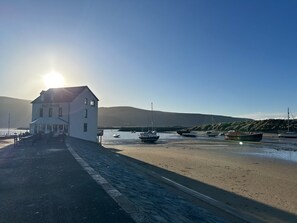 Beach - 
Rose Hill  - central Barmouth townhouse - sleeps 16! (Barmouth)