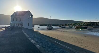 Rose Hill - central Barmouth townhouse - sleeps 16!