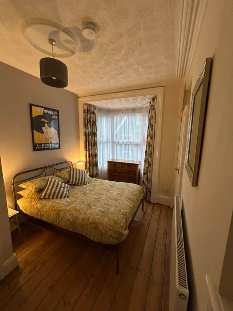 8 bedrooms, iron/ironing board, WiFi, bed sheets