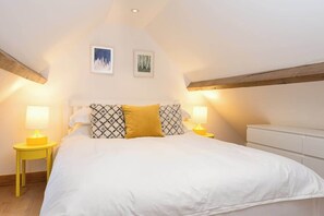 Iron/ironing board, WiFi, bed sheets - 2 Bed Converted Barn (Ombersley)