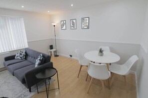 Interior - 3Bed Central Flat - free parking (Royal Leamington Spa)