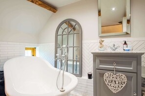 Dusche, Haartrockner, Handtücher, Shampoo