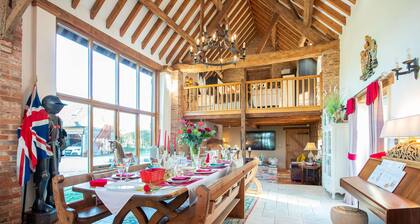 Oakfield Barn - Stylish Stay for Large Groups