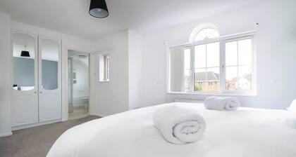 5 BD - Large House Oadby