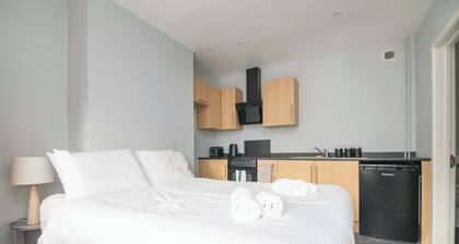 F1 Stratford Studio Flat