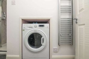Interior - F1 Stratford Studio Flat (Stratford-Upon-Avon)
