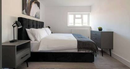 Compton House - 4 Bed