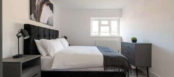 Compton House - 4 Bed