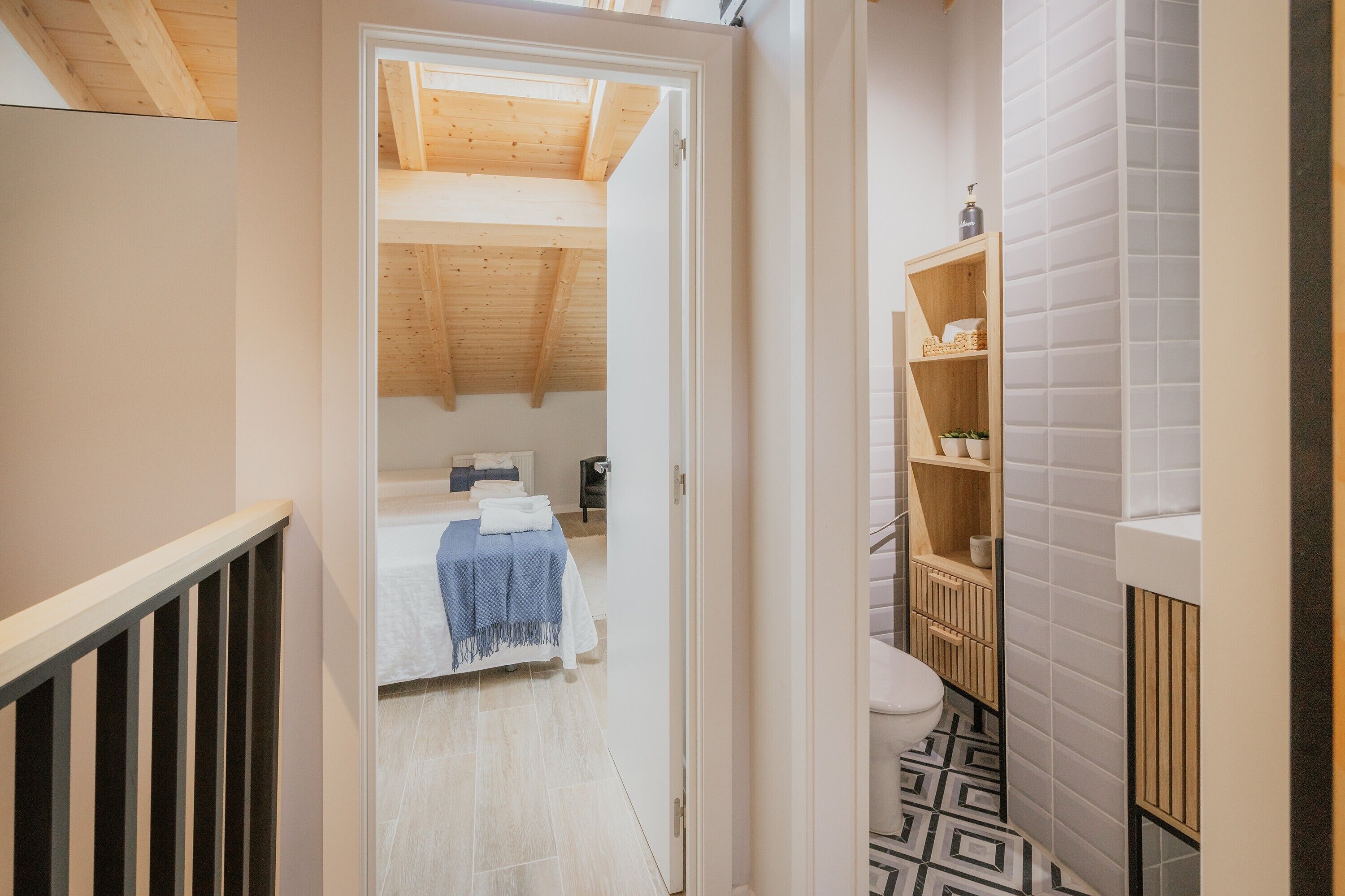 3 chambres, fer et planche à repasser, Wi-Fi, draps fournis