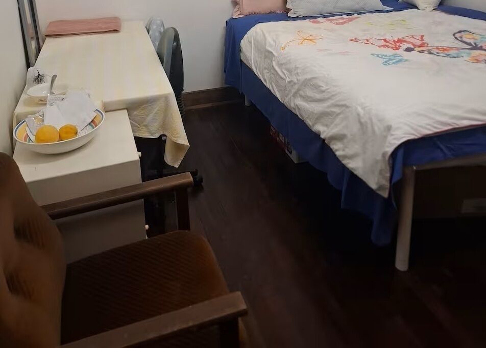 WiFi, bed sheets