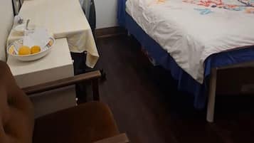 WiFi, bed sheets