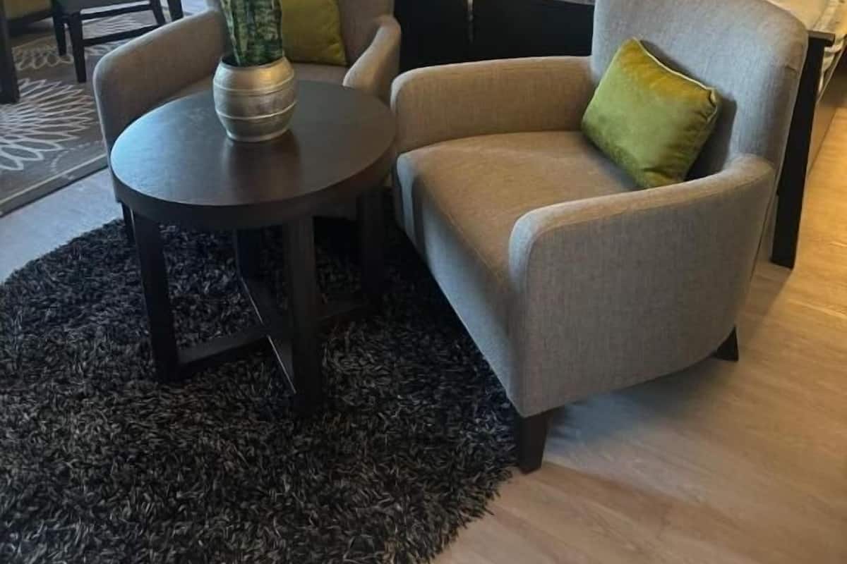 Family Room, Courtyard View | Free WiFi, wheelchair access