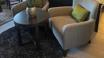 Family Room, Courtyard View | Free WiFi, wheelchair access