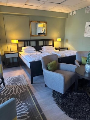 Family Room, Courtyard View | Free WiFi, wheelchair access - Esplanadens vandrarhem i Oxelösund (Oxelösund)