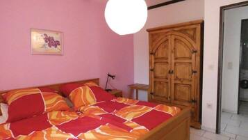2 Schlafzimmer, Bügeleisen/Bügelbrett, Reisekinderbett, kostenloses WLAN